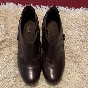 Clarks 9 WIDE Women's Dark Brown Ankle Booties EXCELLENT